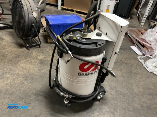 Lot 2-27801 - Samson evacumaster high vacuum oil suction unit 800.311.1047