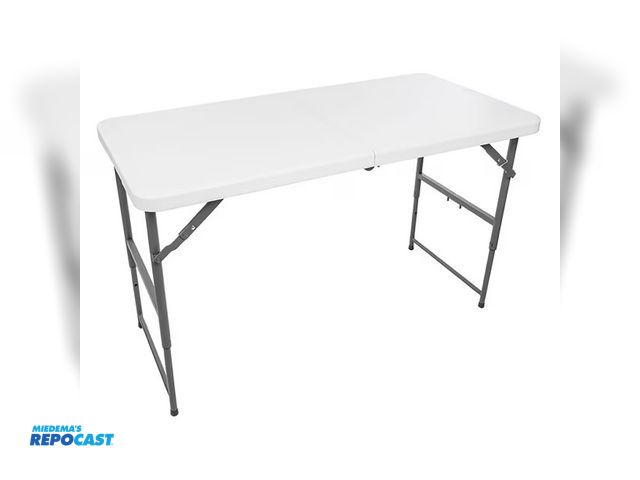 Lot 2-14957 - Maxchief 4’ Indoor and Outdoor Portable adjustable height Folding Table