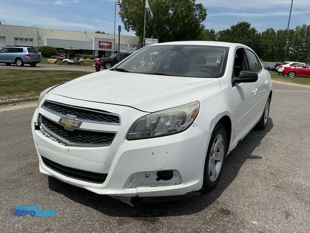 Lot 2-75251 - 2013 Chevrolet Malibu LS Sedan FWD