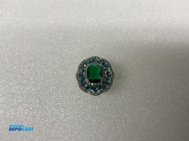 Lot 2-18112 - Silver synthetic cubic zirconia color stone, size 8 1/4