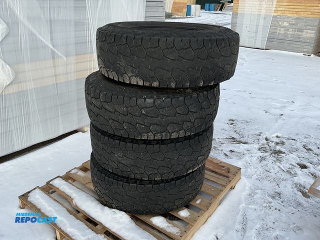 Lot 2-15589 - 4 Skid lot of Dynapro Hankook LR265/75R16 Tires with 80psi