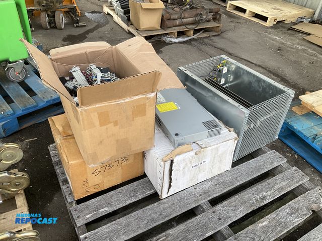 Lot 2-92504 - Small Pallet lot of industrial electronics, includes allied telesyn ethernet switch, danfoss 17U1828...