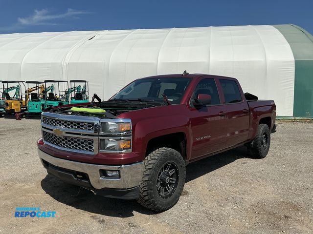 Lot 2-90182 - 2015 Chevrolet Silverado 1500 LT Crew Cab 4WD Crew Cab Standard Box Pickup Truck 4x4