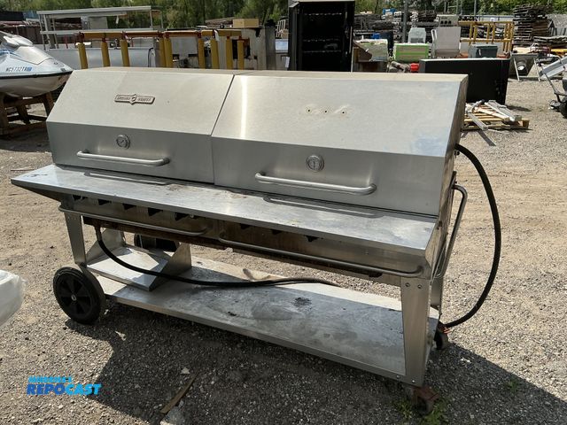 Lot 2-96431 - Commercial crown verity double propane grill.
