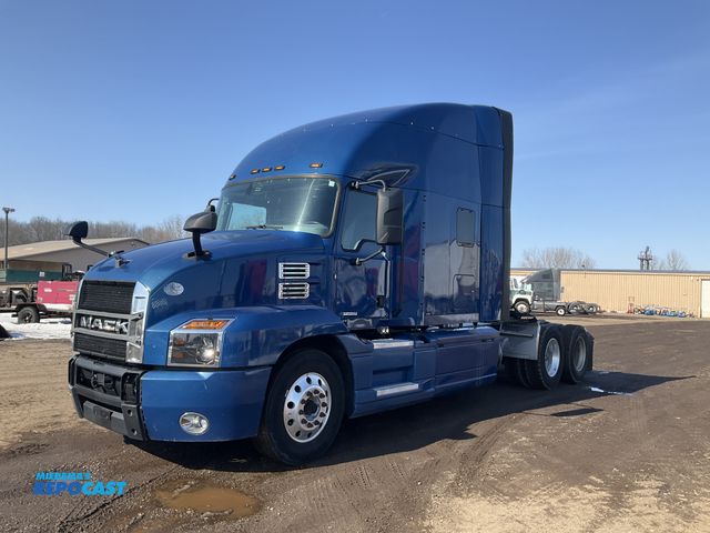 Lot 2-10001 - 2020 Mack Anthem Semi Truck