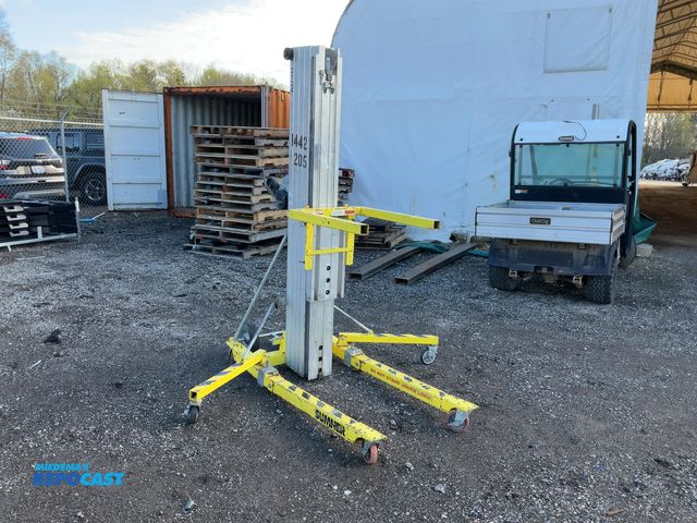 Repocast.com - Lot 2-91951 - 2018 Sumner 2124 Contractor Lift 23ft 9 ...