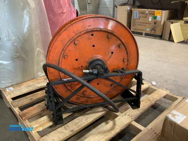 Lot 2-27649 - hannay hose reel 716-23-24C SR 5/8" hose orange
