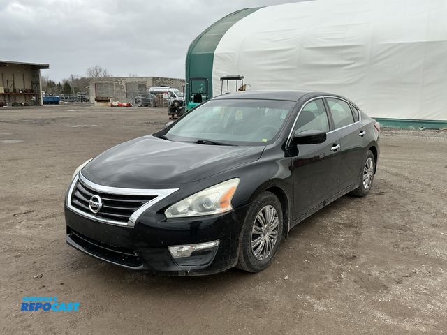Lot 2-41525 - 2013 Nissan Altima 2.5 S Sedan FWD