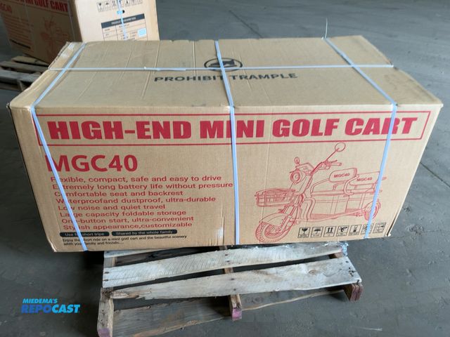 Lot 2-41171 - New SDLANCH MGC40 3-Wheel Mini Electric Golf Cart / Scooter, 60 Volt, Three Speed, 2-Passenger, Pneu...