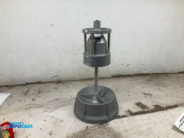 Lot 2-33975 - bubble wheel balancer,