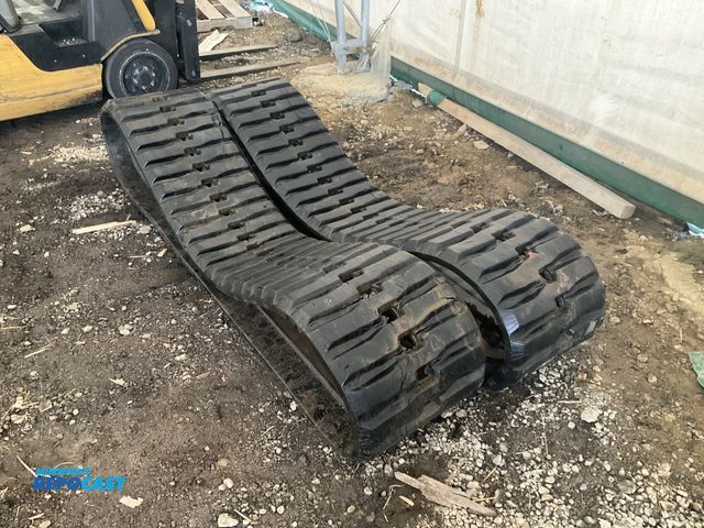 Lot 2-91758 - New Holland Skid Steer Tracks