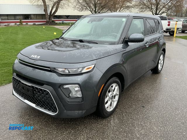 Lot 2-40696 - 2022 Kia Soul LX CVT SUV FWD