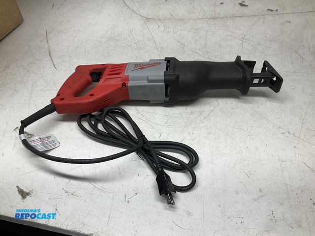 Lot 2-19530 - Milwaukee 12amp SawZall Reciprocating Saw