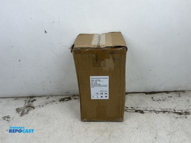 Lot 2-17182 - VEVOR Pure Water Distiller 750W, Purifier Filter Fully Upgraded with Handle 1.1 Gal /4L, BPA Free Co...