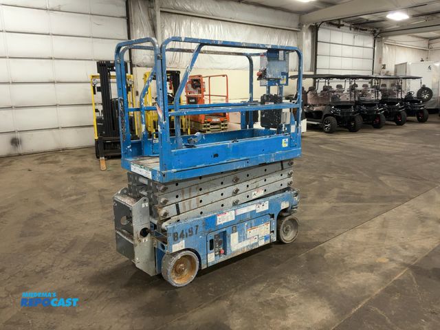 Lot 2-42897 - 2006 Genie GS-1930 Scissor Lift