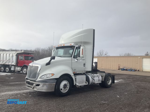 Lot 2-11553 - 2015 International Prostar Plus Day Cab