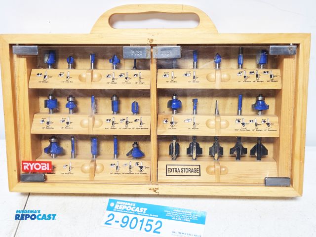 Repocast.com - Lot 2-90152 - index of router bits in wall hangable case.