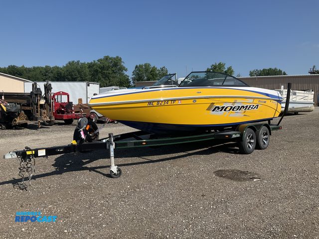 Lot 2-20900 - 2013 Moomba Mobius LSV 21’ 6” Open Bow Boat