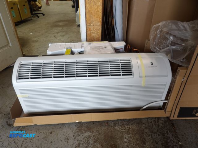 Lot 2-53983 - friedrich packaged terminal air conditioner, 450-550 sq. ft. coverage area, 12300 btuH, 208/230v ac,...