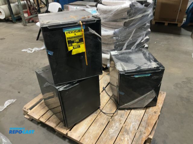 Lot 2-74086 - Lot of (3) Scratch and Dent Attitude mini fridges, model#AT16BF2, 115 V