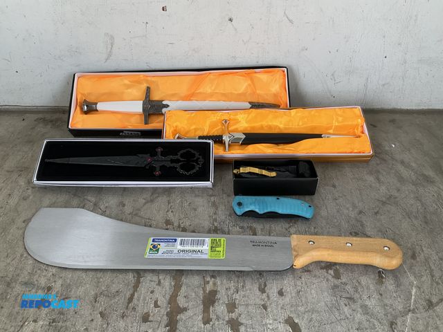 Lot 2-62706 - Lot of various Knives, Daggers, &amp; Machete