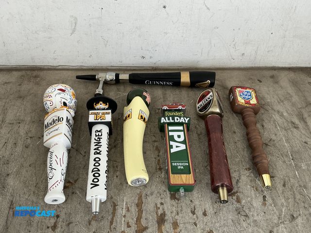 Lot 2-96767 - Lot of (7) various tap handles