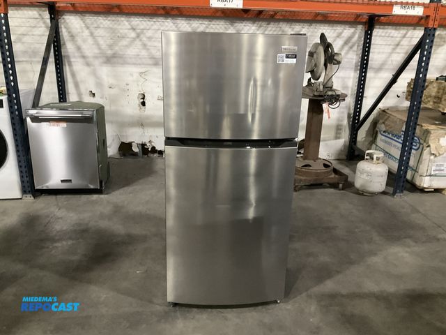 Lot 2-46788 - Scratch & Dent Frigidaire FFHT1425VV07 Refrigerator/Freezer