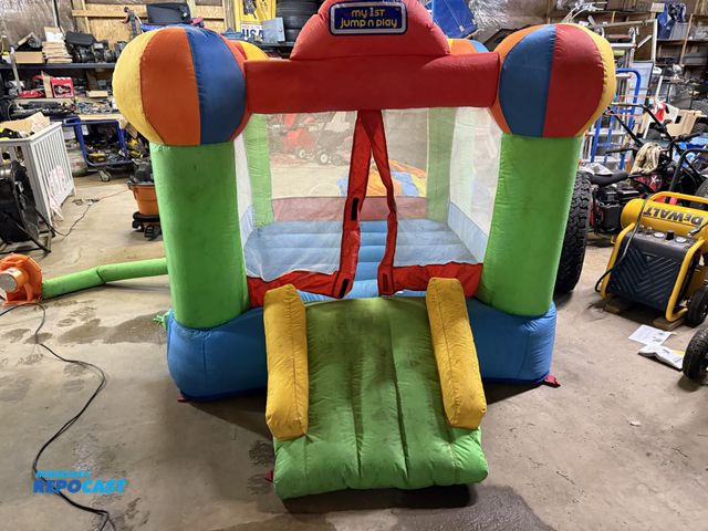 Lot 2-59655 - Inflatable bounce house Works good 
blower works good