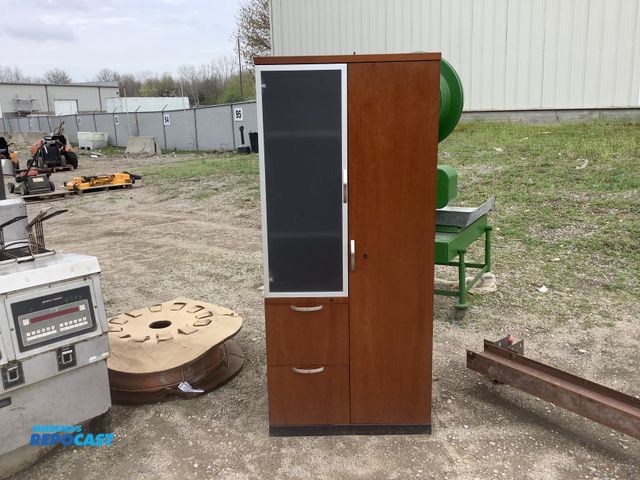 Lot 2-93781 - 2-door cabinet w/ drawers