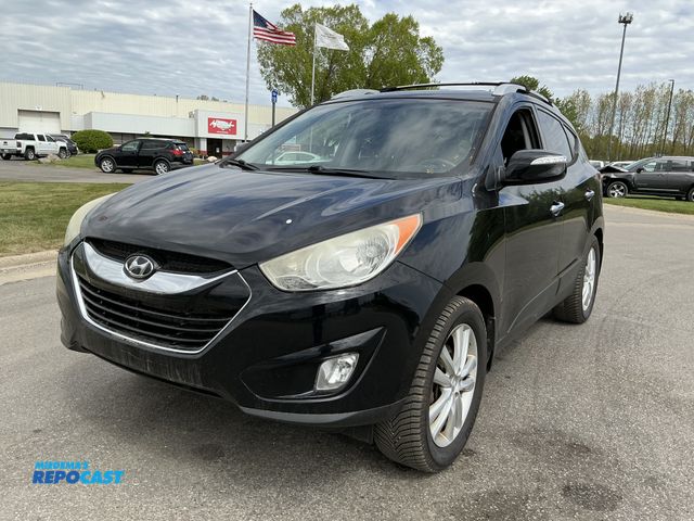 Lot 2-16203 - 2012 Hyundai Tucson Limited SUV FWD