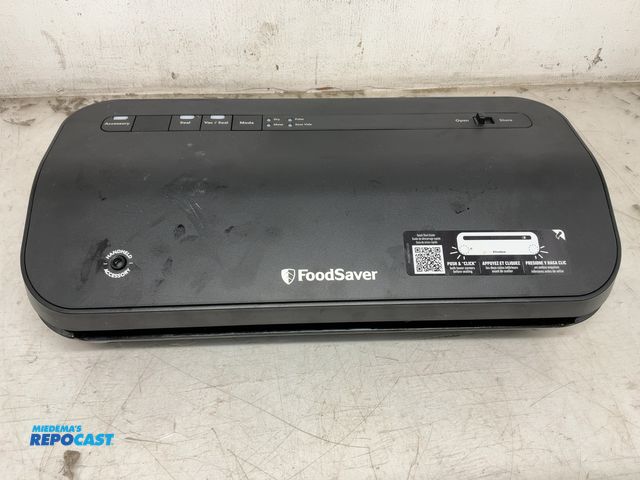 Lot 2-93777 - Foodsaver VS2280 Food Sealer With various sized seals