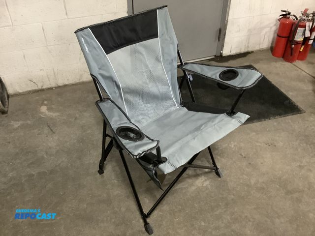 Lot 2-19799 - Kijaro Dual Lock Outdoor Chair