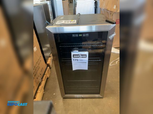 Lot 2-11557 - Scratch & Dent Intertek VTBC108L01SS Beverage cooler