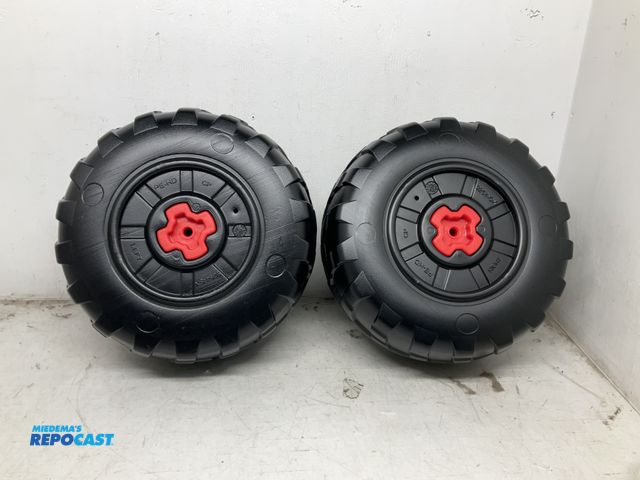 Lot 2-93849 - Pair of Peg Perego John Deere Gator XUV replacement rear wheels, the right (9254-DX) and left (9254-...