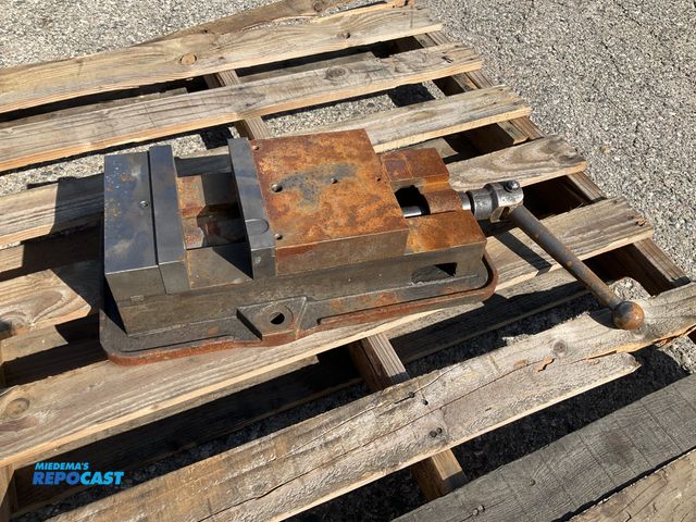 Lot 2-93244 - Machine Vise