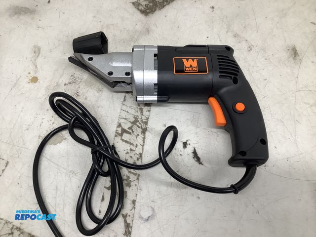 Lot 2-18891 - WEN 3650 120V Variable speed electric Metal shear