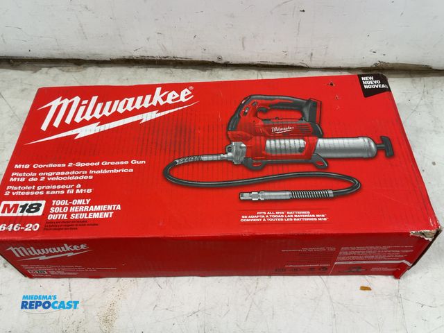 Lot 2-96603 - Milwaukee M12 12V Lithium-lon Cordless Grease Gun (Tool-Only)