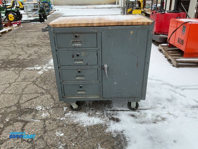 Lot 2-14646 - Metal Tool storage cart