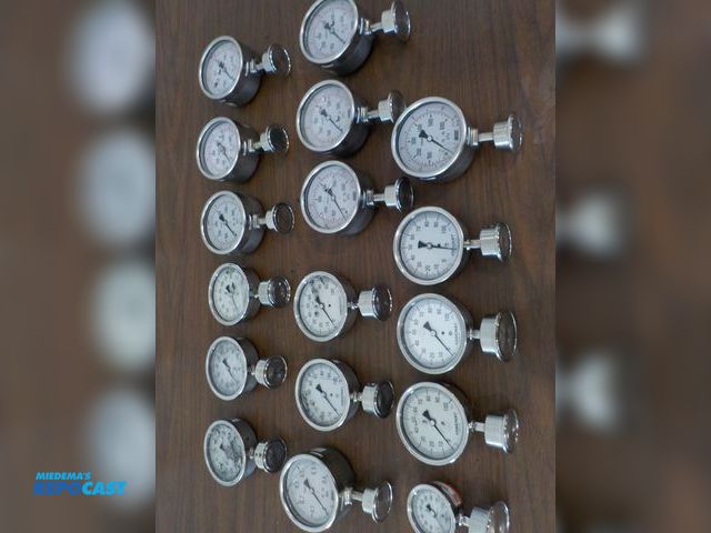 Lot 2-34249 - Lot of (17) stainless steel Wise/Ashcroft pressure gauges. (1) .6 PSI. (8) 100 PSI. (1) 200 PSI. (7)...