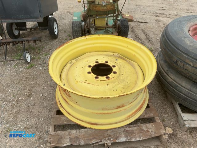 Repocast.com - Lot 2-29083 - John Deere Rear Tractor Wheel - new old ...