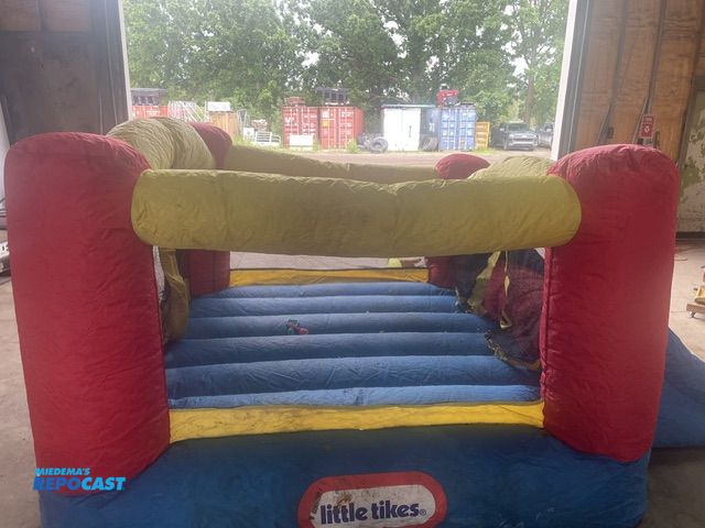 Lot 2-72749 - Used Little Tykes bounce house with slide, overall demensions are approximately 8 1/2' x 10' x 5' ta...