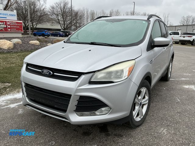 Lot 2-43666 - 2015 Ford Escape SE SUV FWD