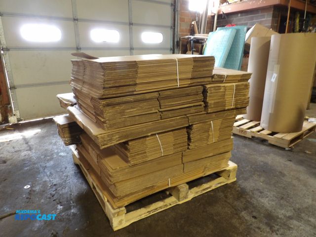 Lot 2-51046 - pallet load of apx. 415 shipping and storage boxes, many various sizes
