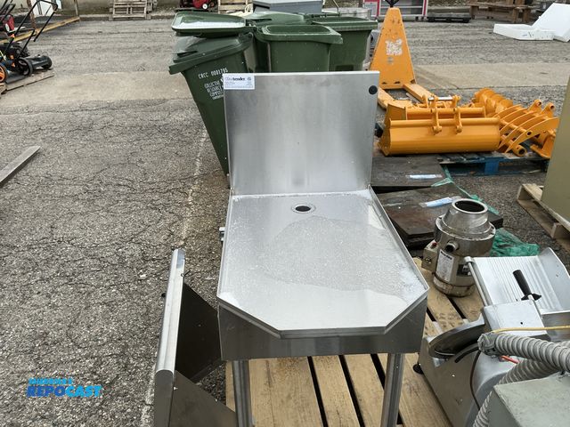 Lot 2-74695 - Glastender C-IOS-18 Underbar Blender Station - 18"W x 29"D Stainless Steel