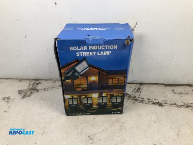 Lot 2-92650 - Solar induction street lamp, 4-pack, box damage