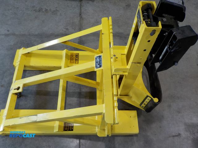 Lot 2-30282 - "Barrell" Easy Lift Equipment. Model EG4DCM-1. 2,000 pound capacity.