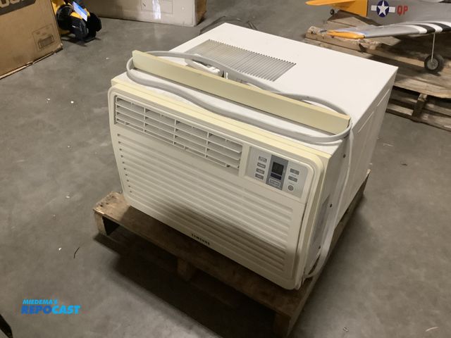 Lot 2-96427 - Window Air Conditioner - Samsung AC unit, 12600 BTU w/ Remote