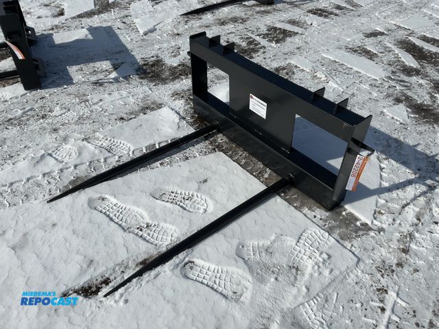 Lot 2-42206 - New JCT Bale Spear Skid Steer Attachment, Universal Quick Attach, Has Two Spears that Stick Out Appr...