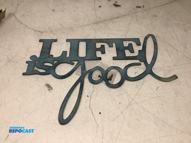 Lot 2-93563 - Blue metal “life is good” handing wall decor sign with screws to hang