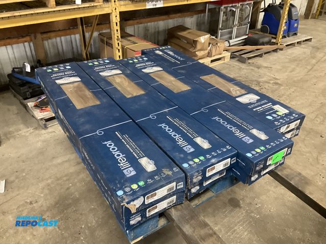 Lot 2-23912 - (8) Boxes of Lifeproof Hyde Creek Oak Hybrid Resilient Plank Flooring, Underlayment Attached, (6) Pl...